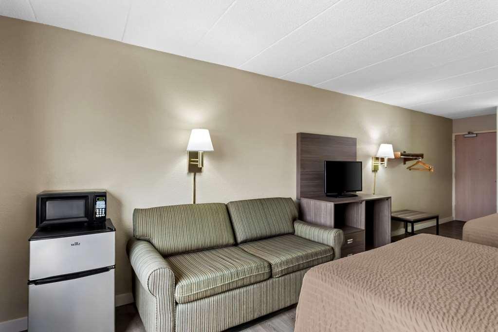 Econo Lodge Willowbrook Room photo